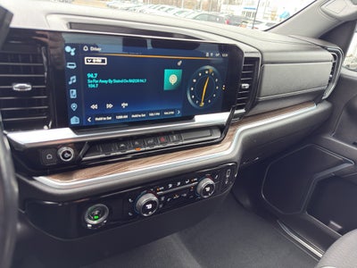 2022 Chevrolet Silverado 1500 Crew Cab Short Box 4-Wheel Drive LT 2FL