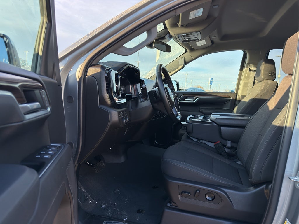 2025 Chevrolet Silverado 1500 Crew Cab Short Box 4-Wheel Drive LT 2FL