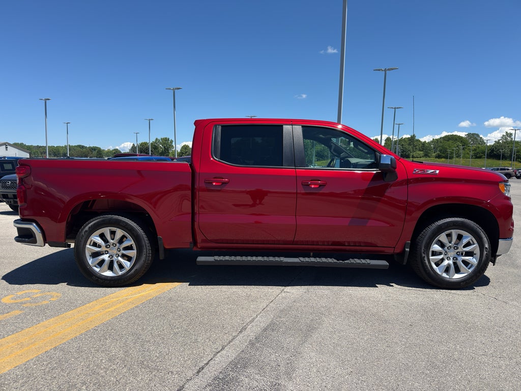 2024 Chevrolet Silverado 1500 Crew Cab Short Box 4-Wheel Drive LT 1LT