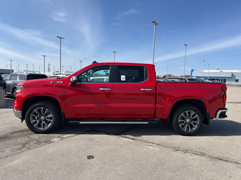 2024 Chevrolet Silverado 1500 Crew Cab Short Box 4-Wheel Drive LT 1LT