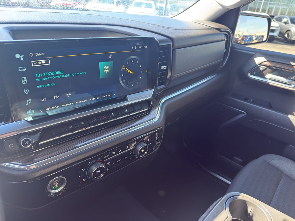 2023 Chevrolet Silverado 1500 Crew Cab Short Box 4-Wheel Drive RST