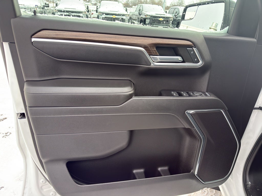 2022 Chevrolet Silverado 1500 Crew Cab Short Box 4-Wheel Drive RST