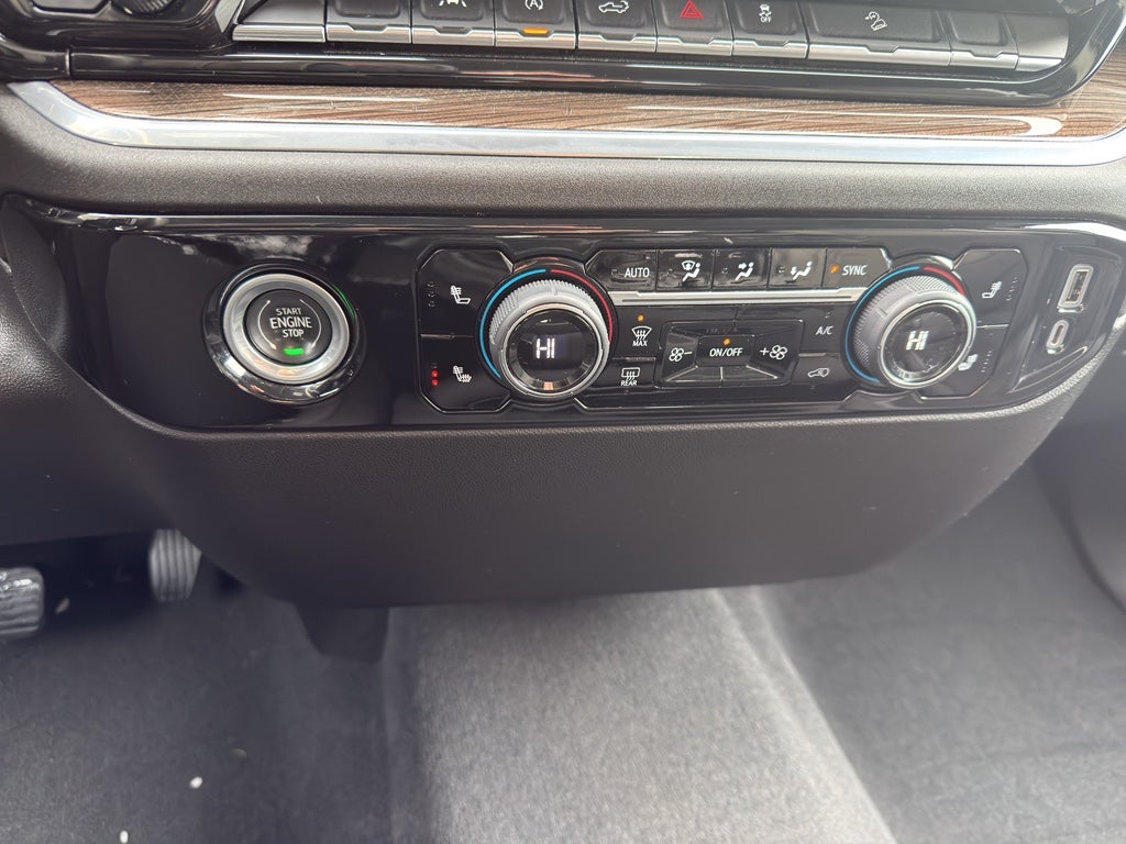 2022 Chevrolet Silverado 1500 Crew Cab Short Box 4-Wheel Drive RST