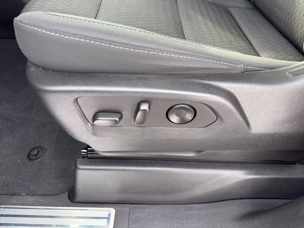 2023 Chevrolet Silverado 1500 Crew Cab Short Box 4-Wheel Drive RST