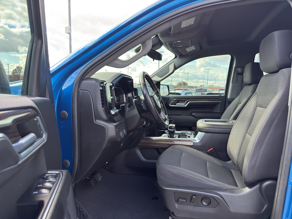 2022 Chevrolet Silverado 1500 Crew Cab Short Box 4-Wheel Drive RST