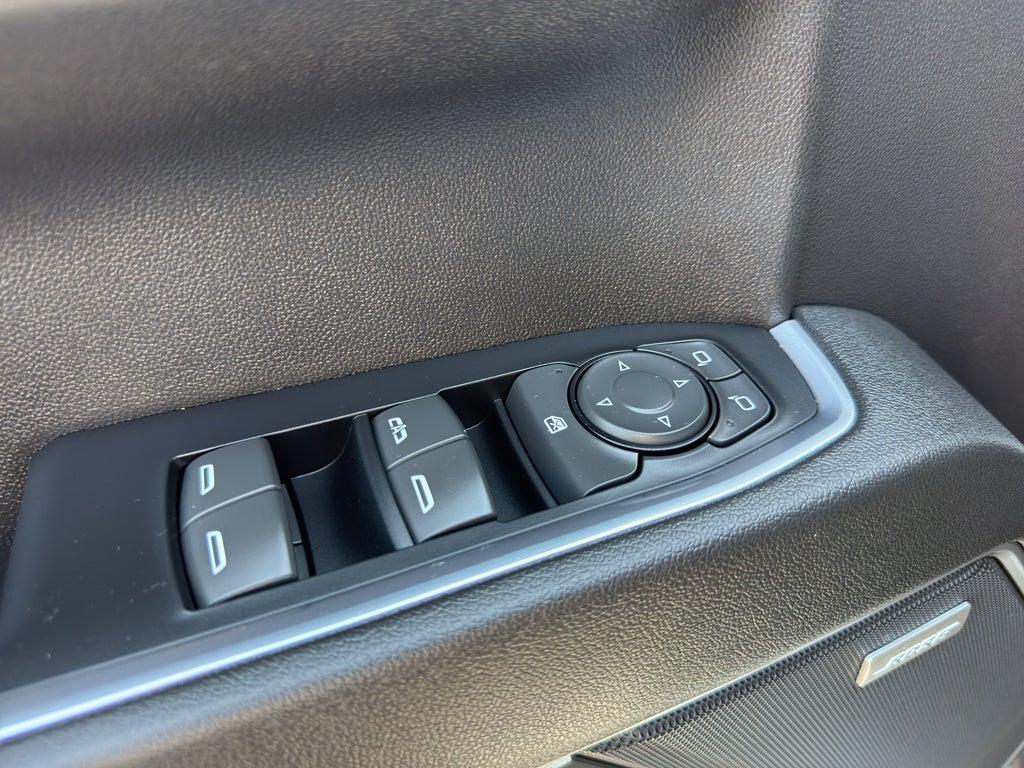 2022 Chevrolet Silverado 1500 Crew Cab Short Box 4-Wheel Drive RST