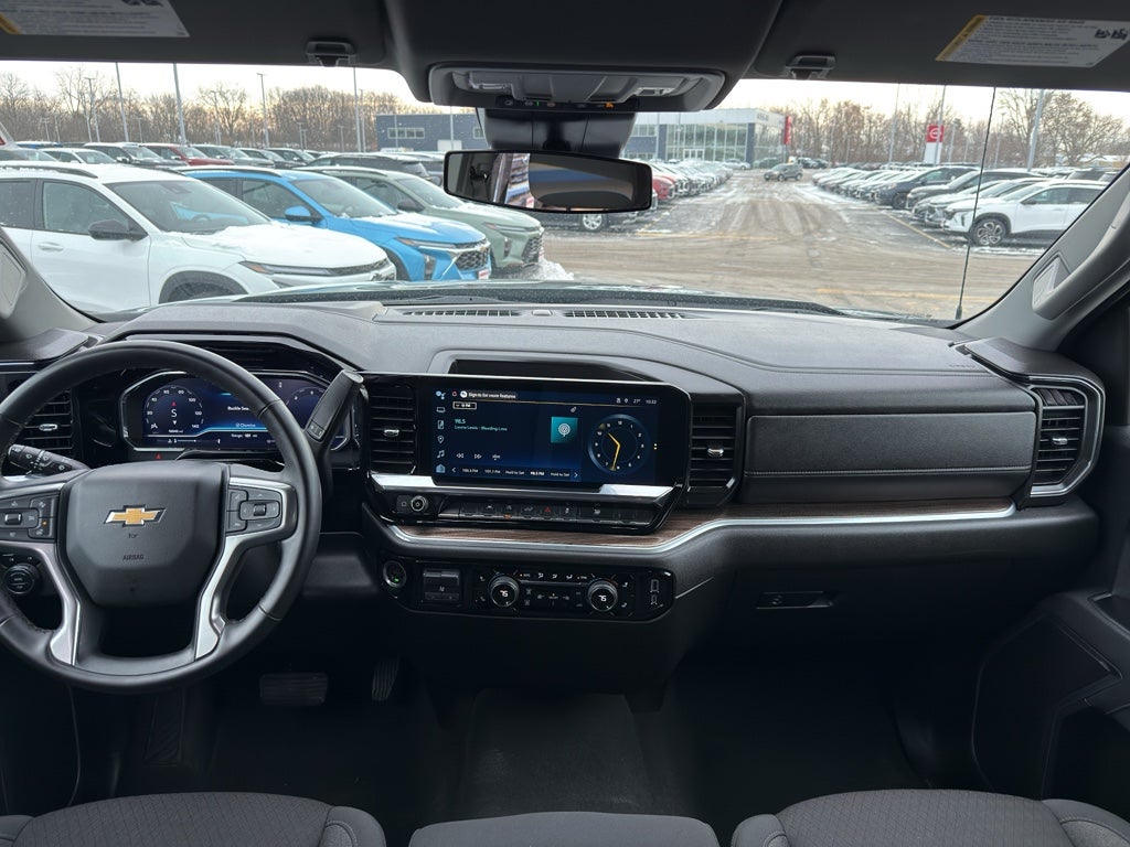 2025 Chevrolet Silverado 1500 Crew Cab Short Box 4-Wheel Drive LT 1LT