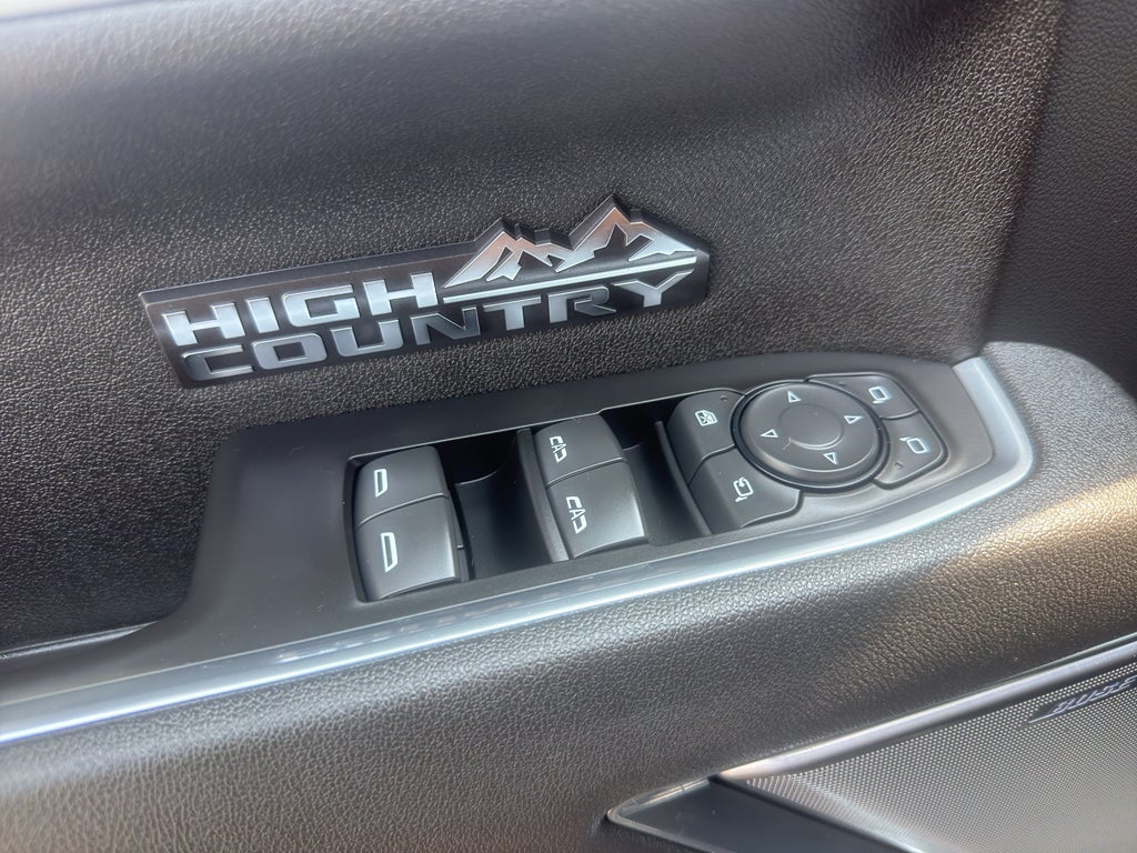 2025 Chevrolet Silverado 1500 Crew Cab Short Box 4-Wheel Drive High Country