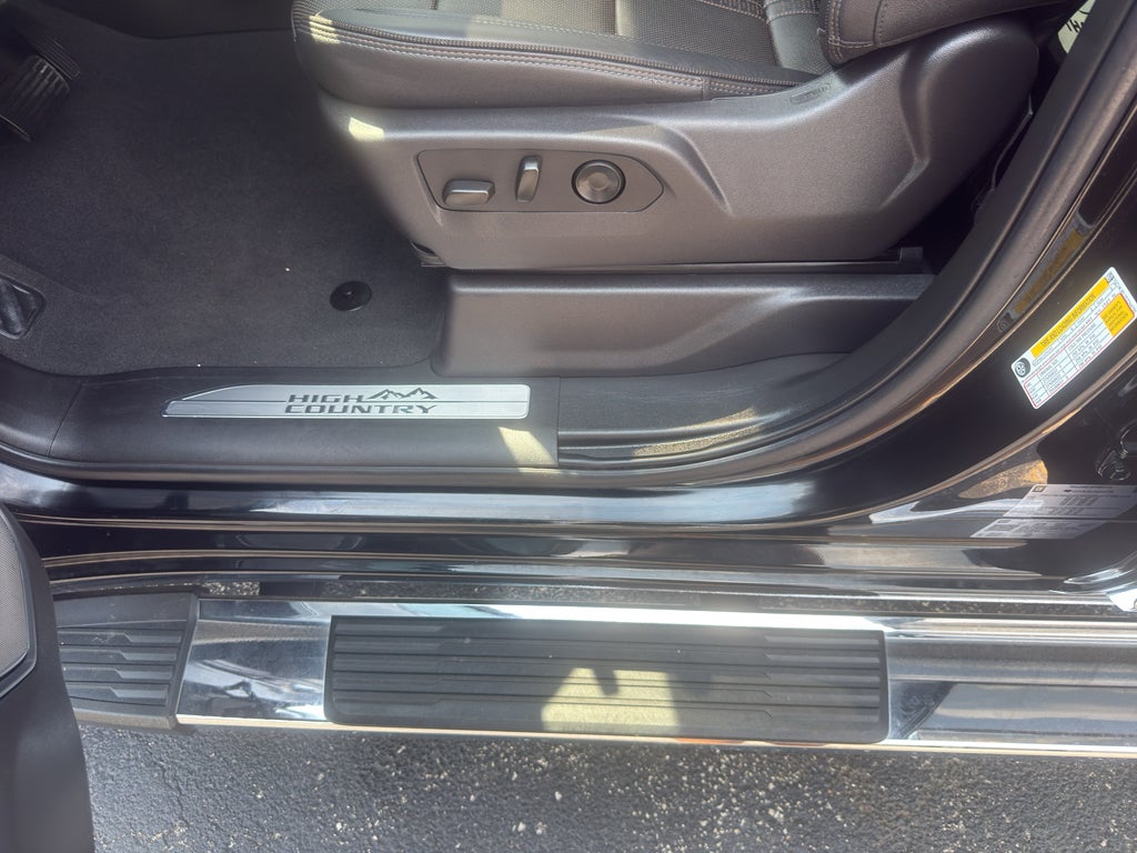 2025 Chevrolet Silverado 1500 Crew Cab Short Box 4-Wheel Drive High Country