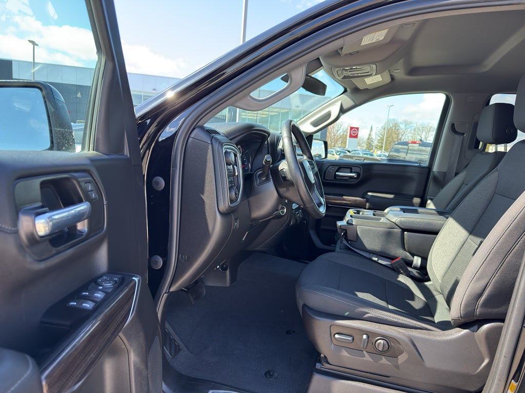 2022 Chevrolet Silverado 1500 LTD Crew Cab Standard Box 4-Wheel Drive RST