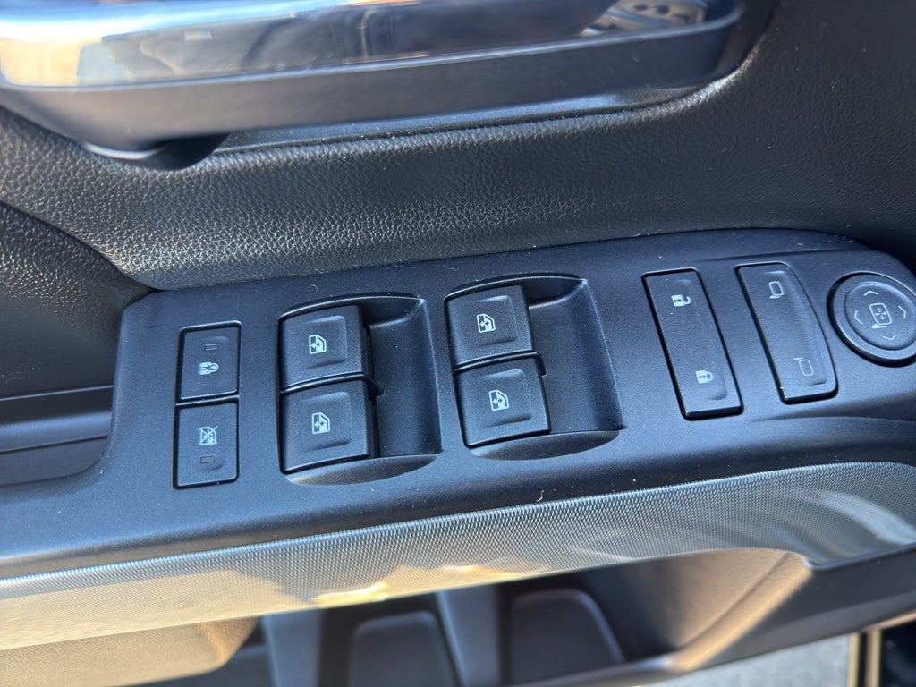 2017 Chevrolet Silverado 1500 Double Cab Standard Box 4-Wheel Drive LT Z71