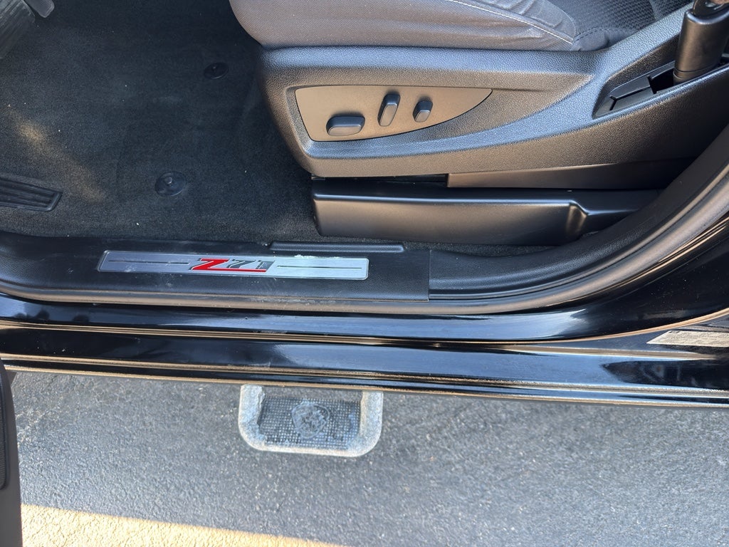 2017 Chevrolet Silverado 1500 Double Cab Standard Box 4-Wheel Drive LT Z71