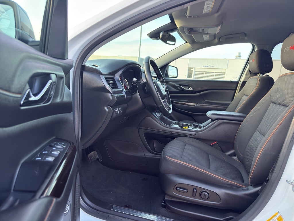 2023 GMC Acadia AWD AT4
