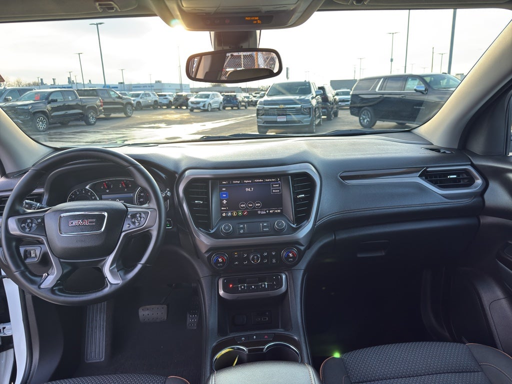 2023 GMC Acadia AWD AT4