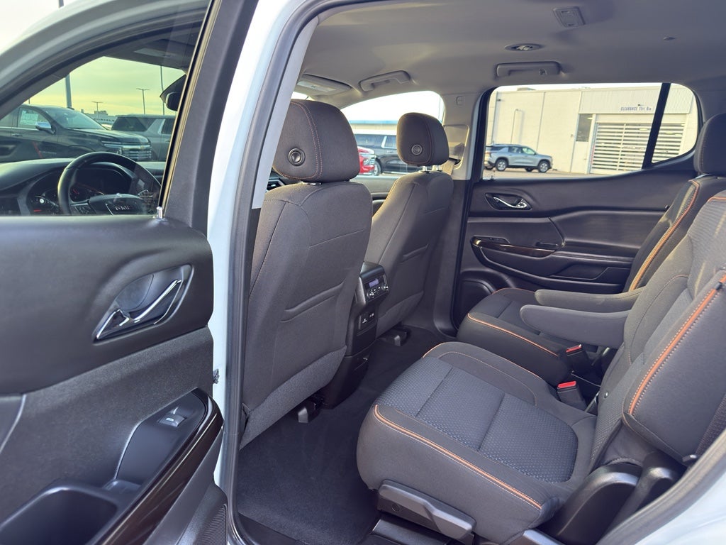 2023 GMC Acadia AWD AT4