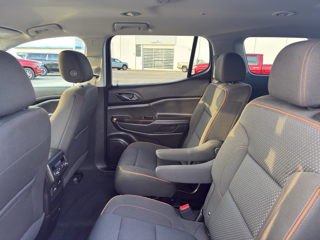 2023 GMC Acadia AWD AT4