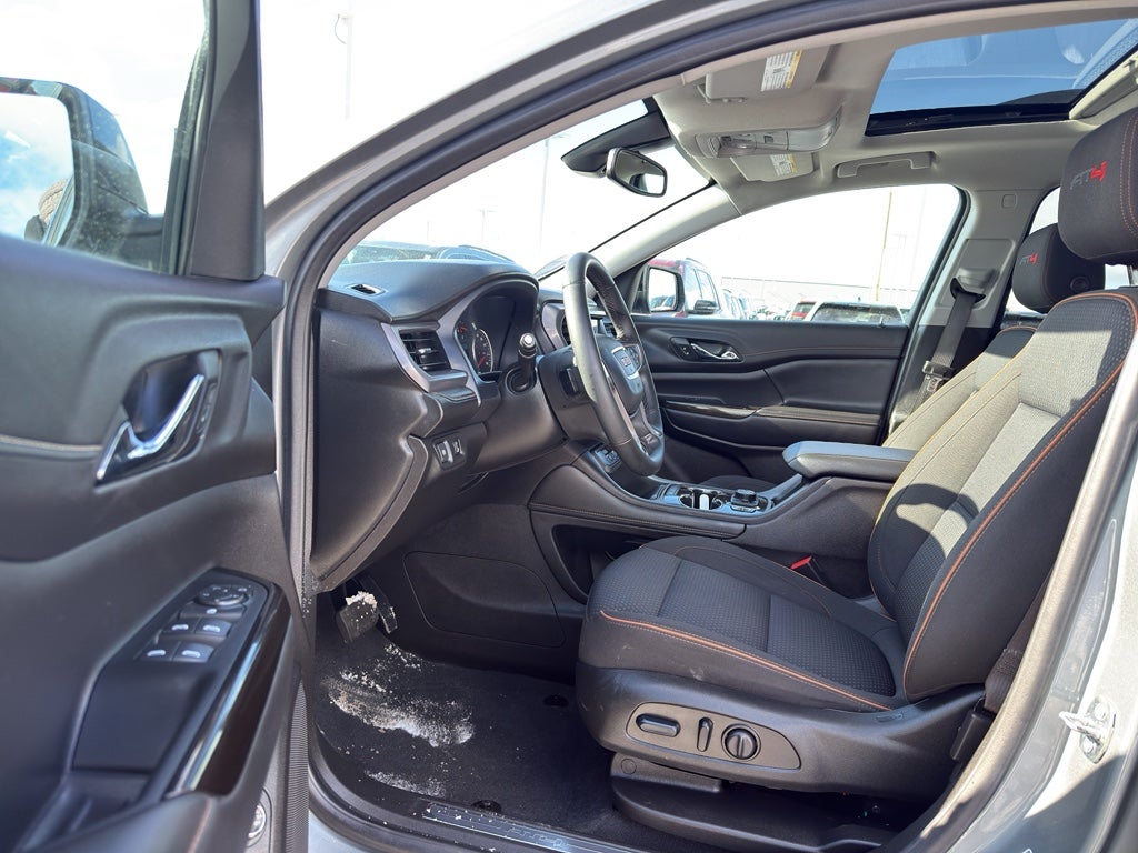 2023 GMC Acadia AWD AT4