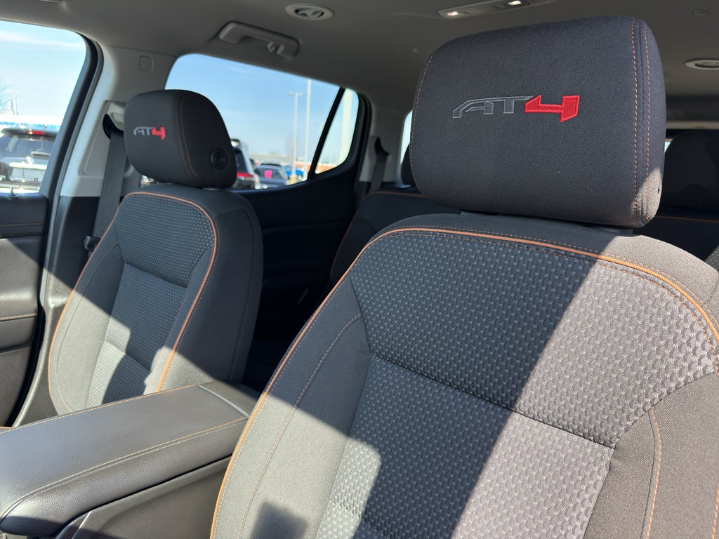 2023 GMC Acadia AWD AT4