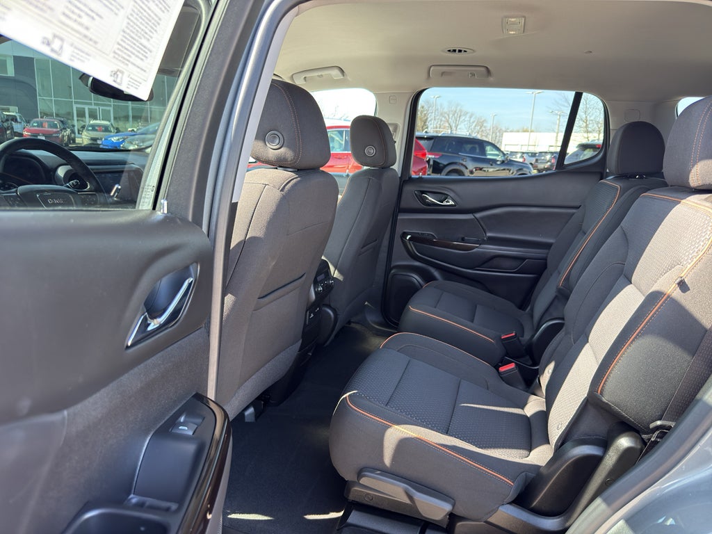 2023 GMC Acadia AWD AT4