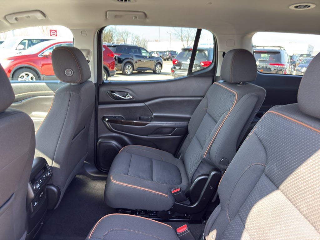 2023 GMC Acadia AWD AT4