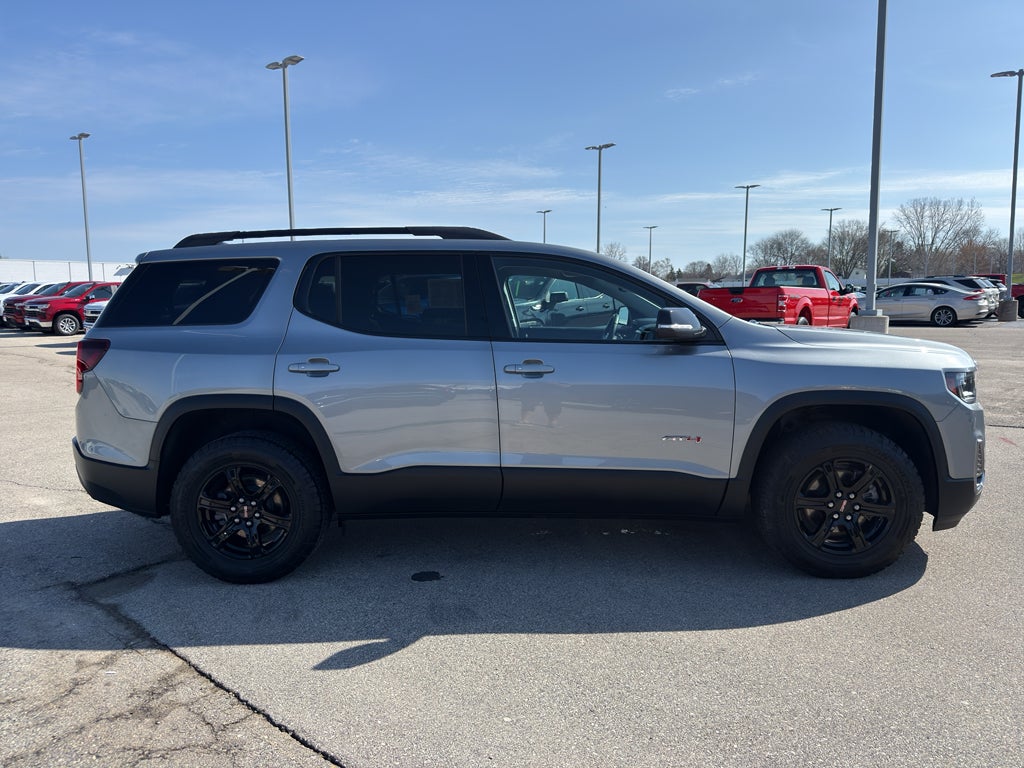 2023 GMC Acadia AWD AT4