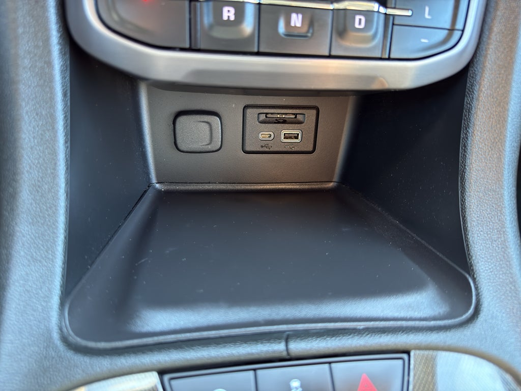 2023 GMC Acadia AWD AT4