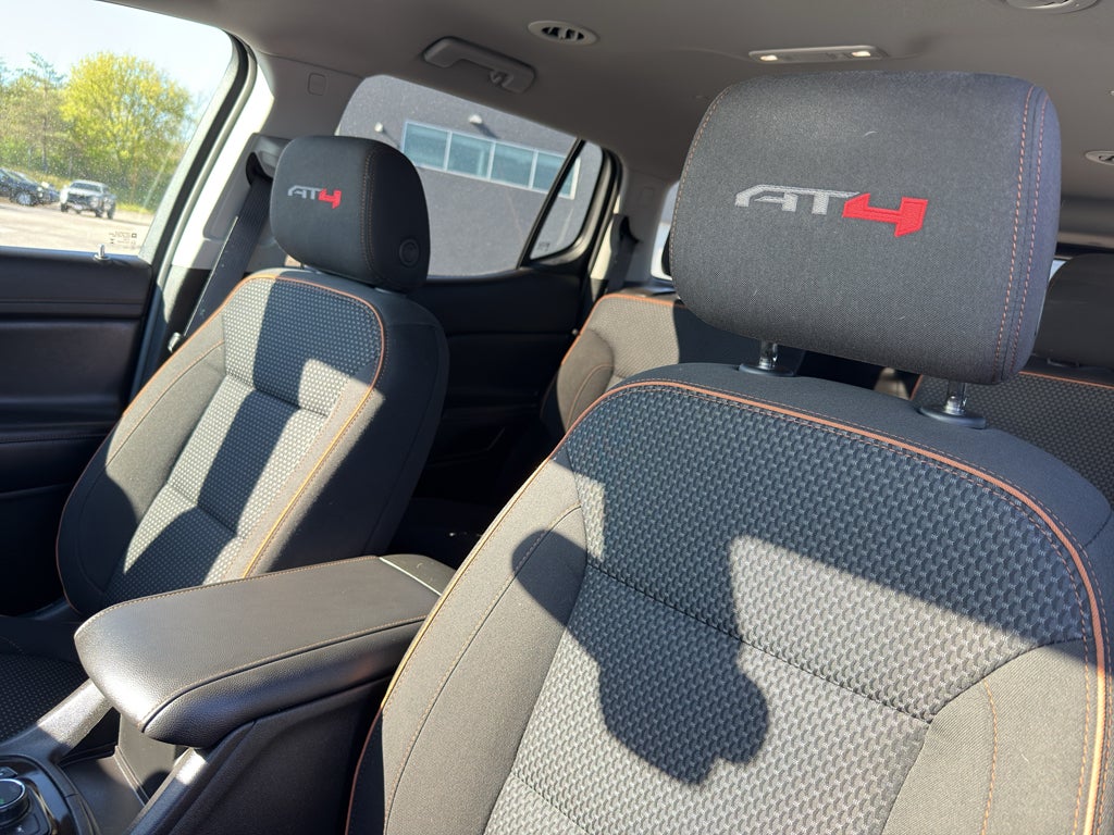 2023 GMC Acadia AWD AT4
