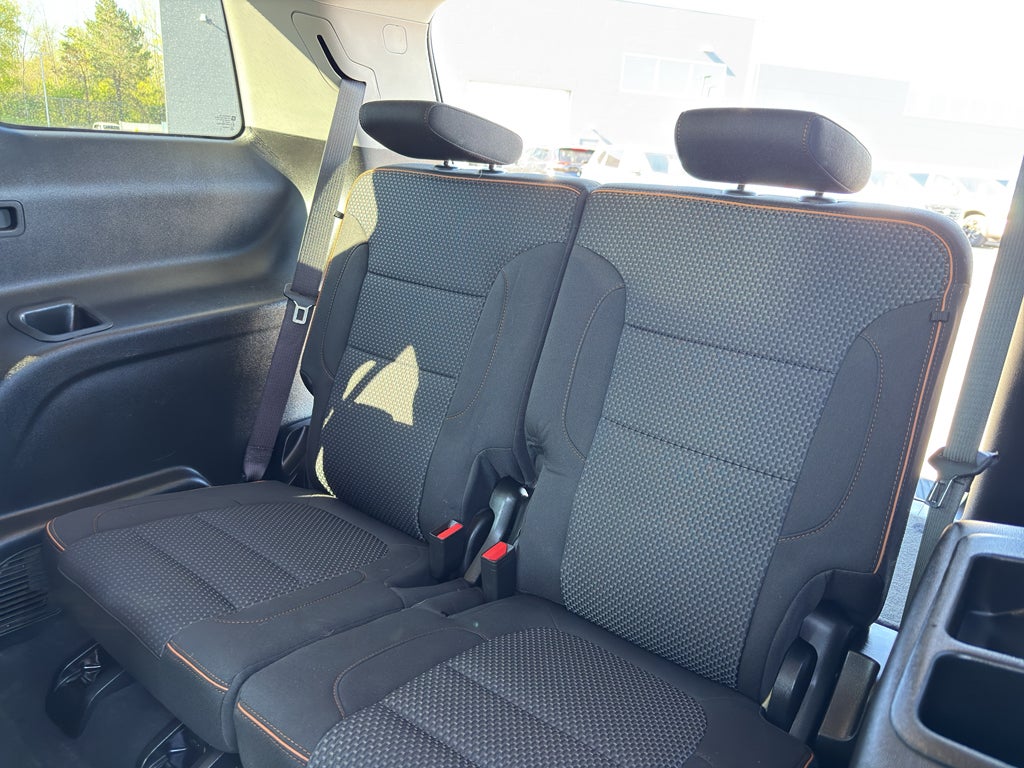 2023 GMC Acadia AWD AT4