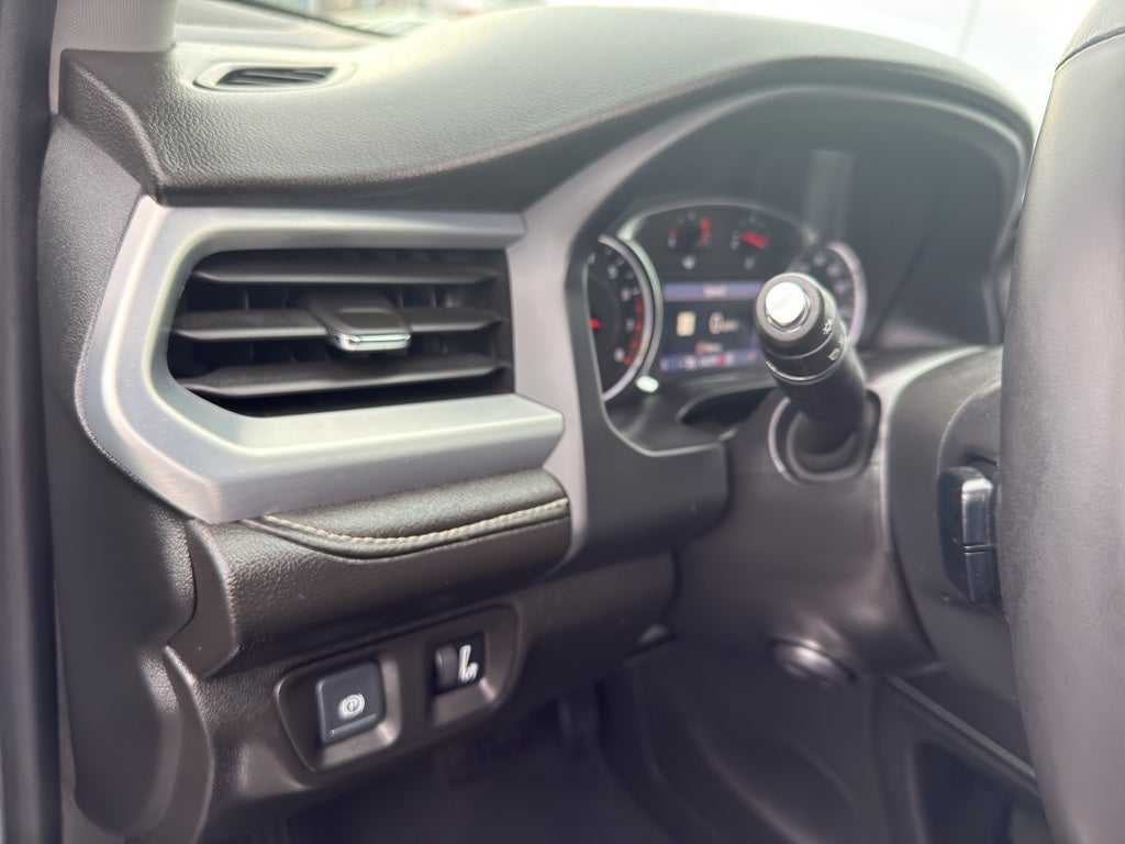 2022 GMC Acadia AWD SLT