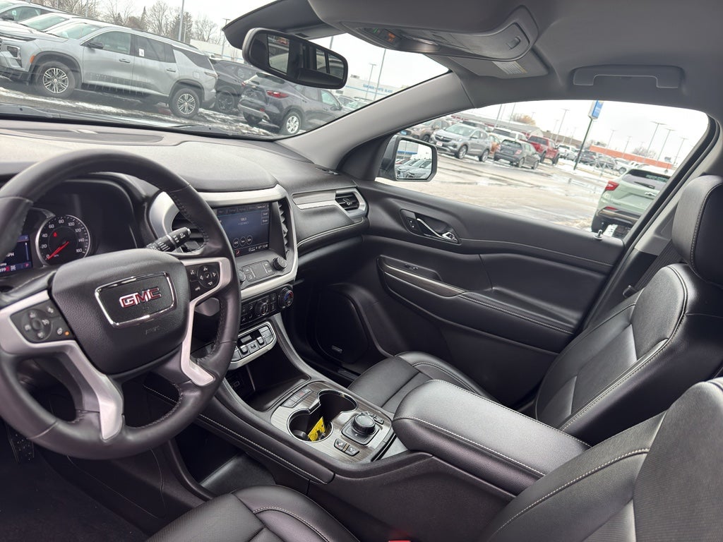 2022 GMC Acadia AWD SLT