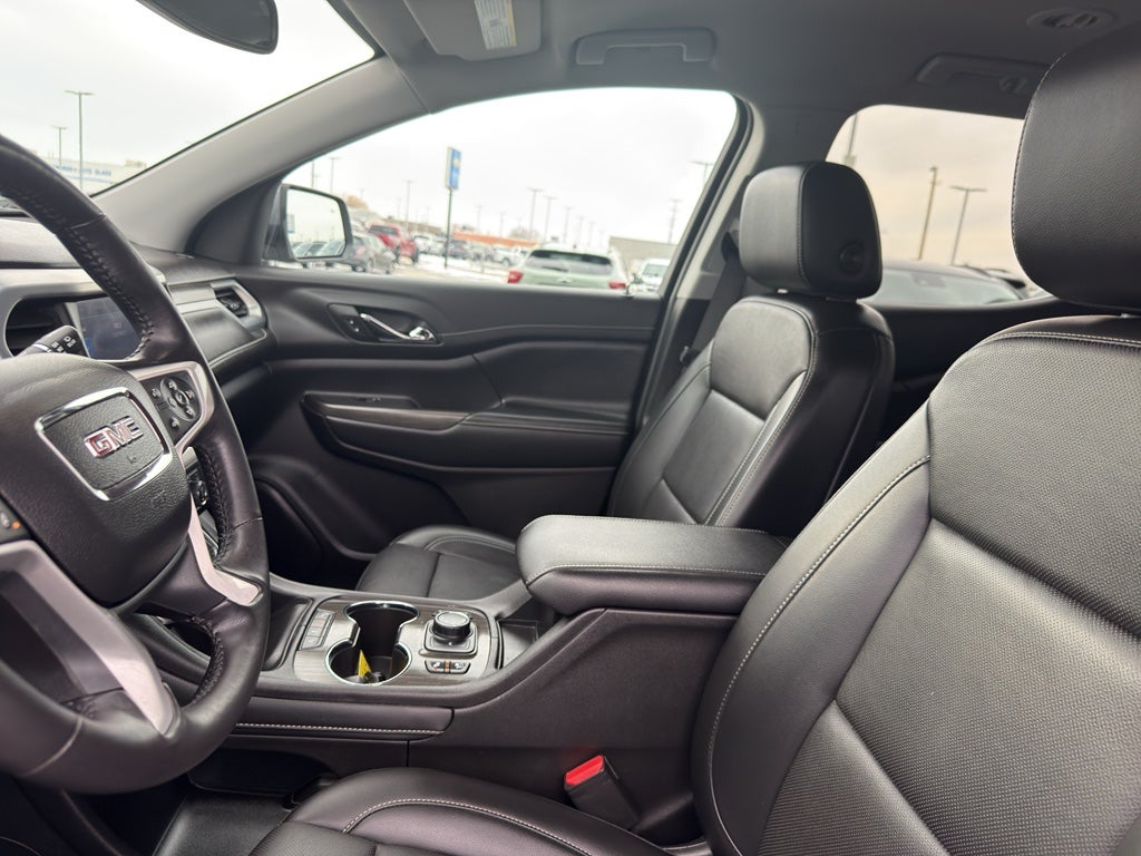 2022 GMC Acadia AWD SLT