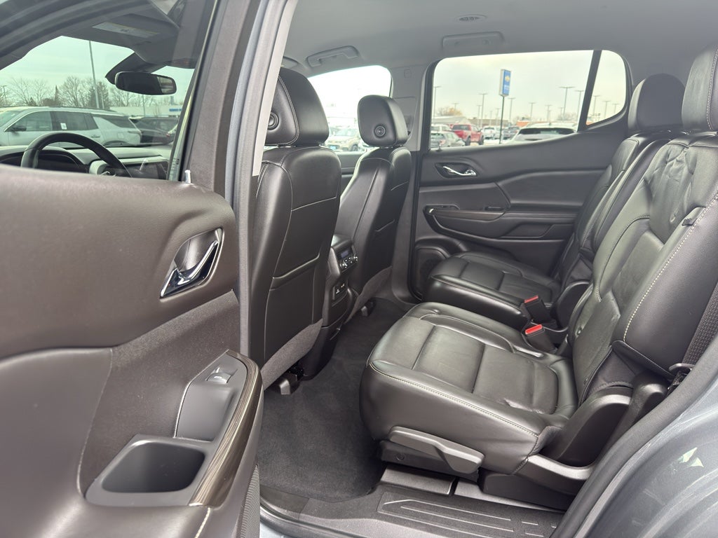 2022 GMC Acadia AWD SLT