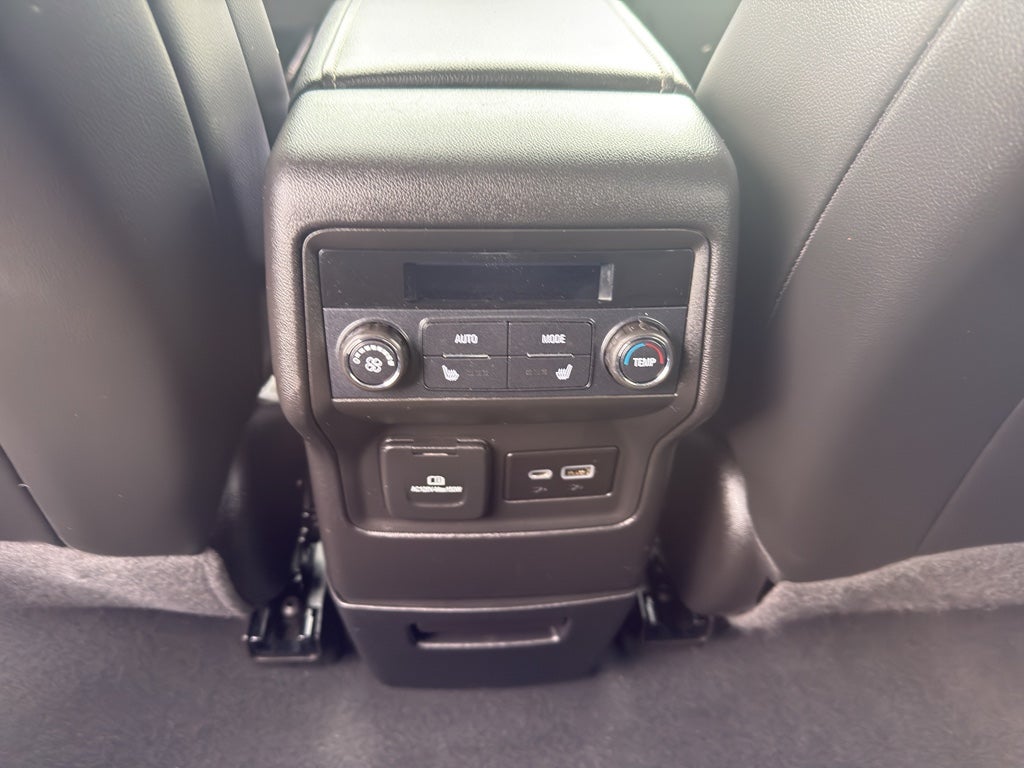 2022 GMC Acadia AWD SLT