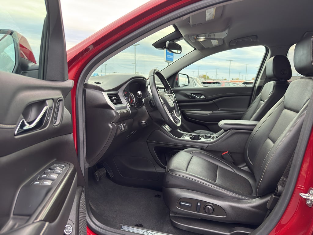 2023 GMC Acadia AWD SLT