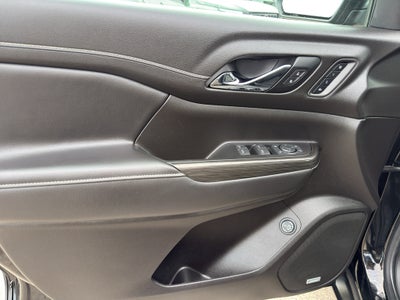 2023 GMC Acadia AWD SLT