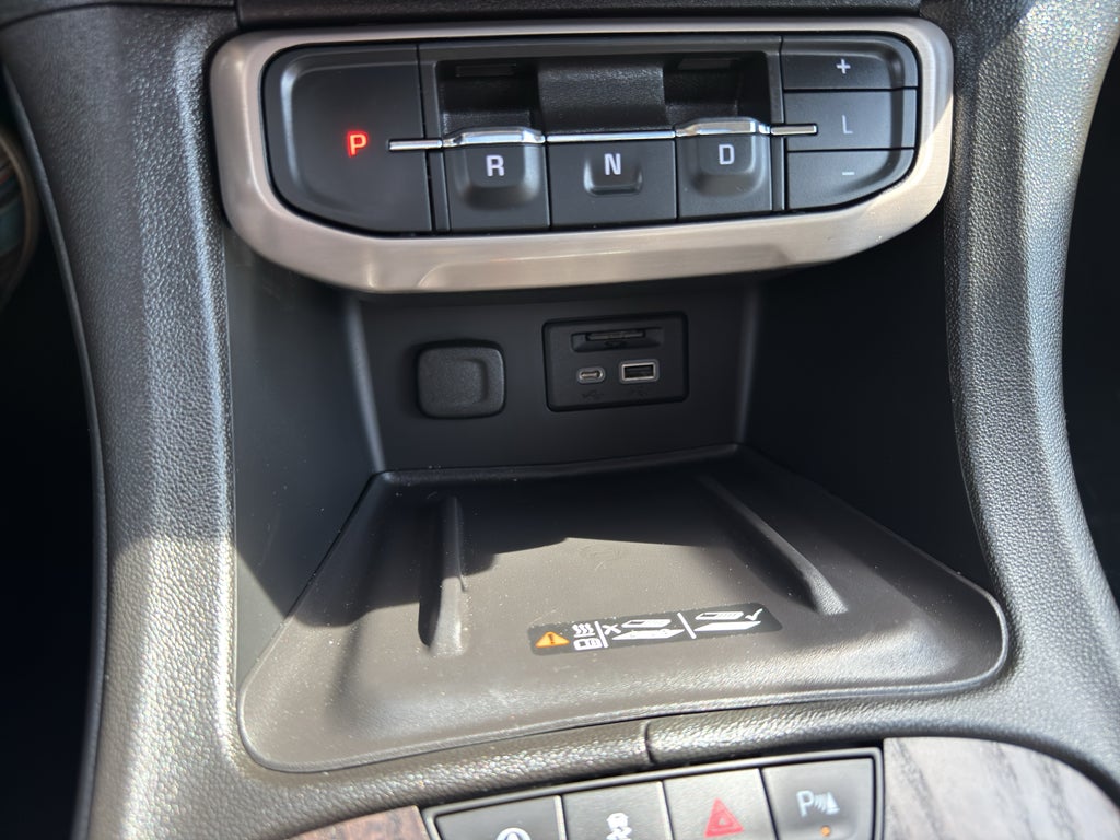 2023 GMC Acadia AWD Denali