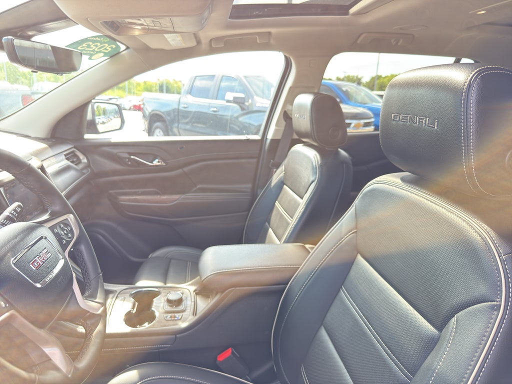 2023 GMC Acadia AWD Denali