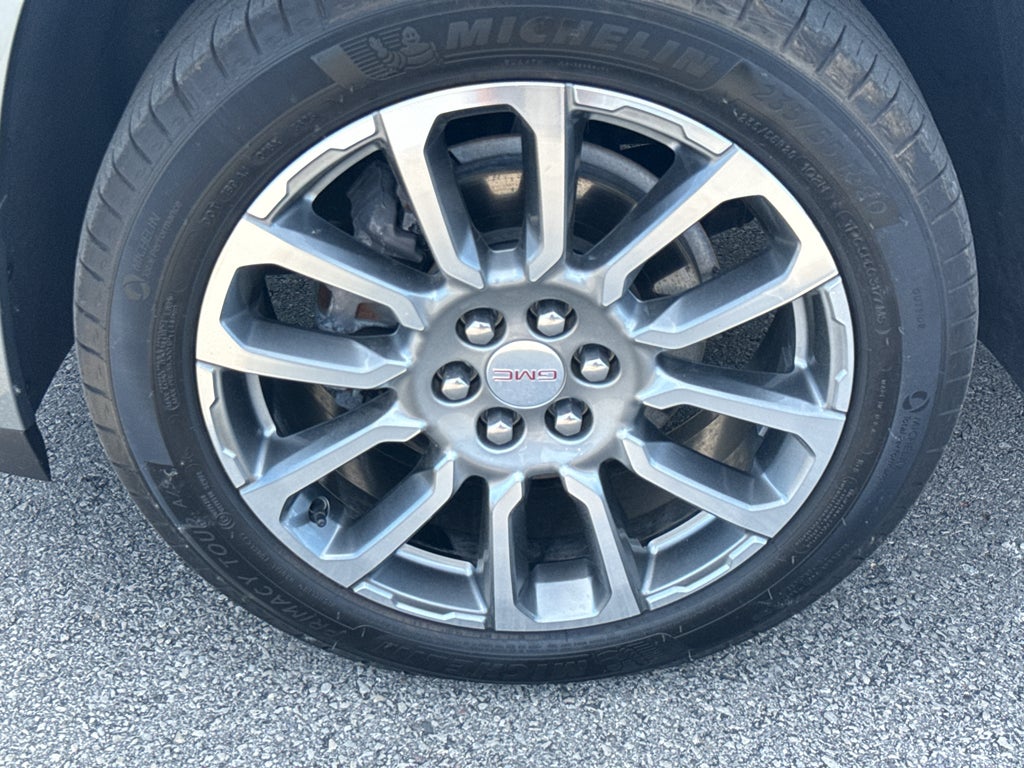 2023 GMC Acadia AWD Denali
