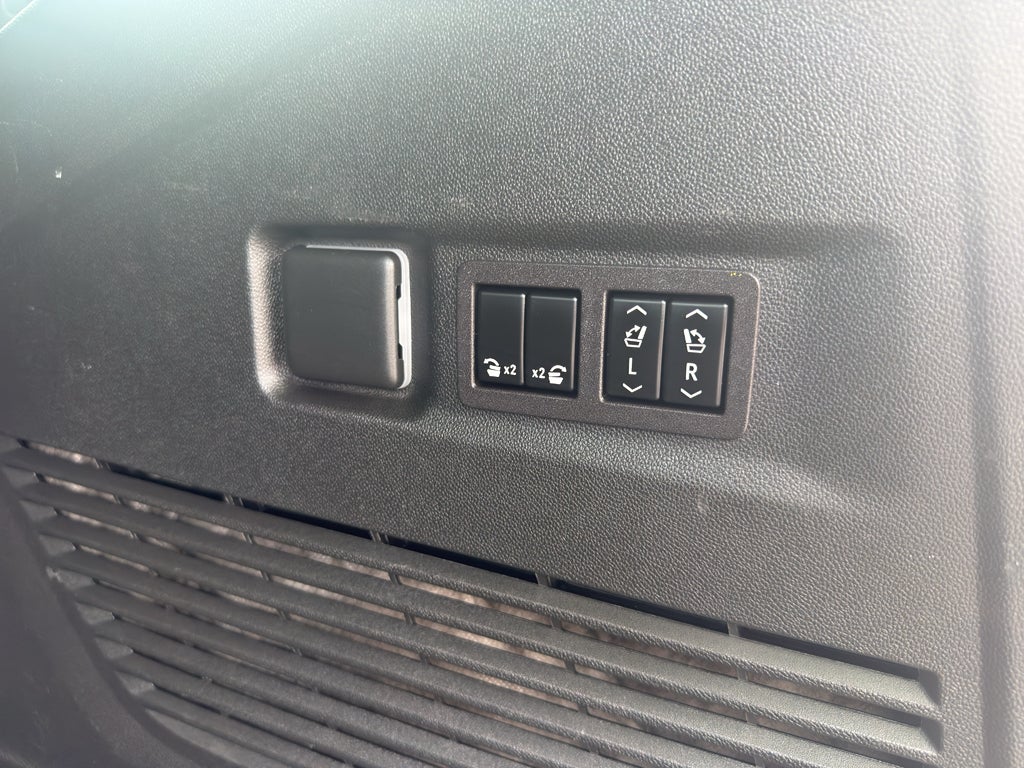 2023 GMC Yukon XL 4WD 4dr AT4