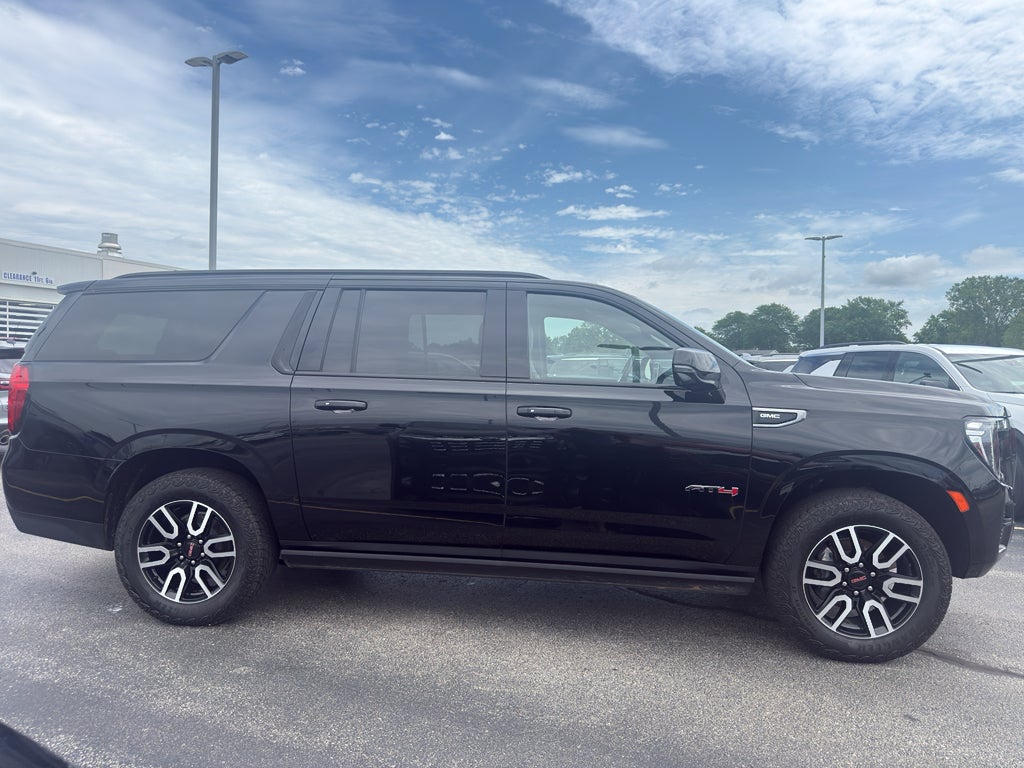 2023 GMC Yukon XL 4WD 4dr AT4
