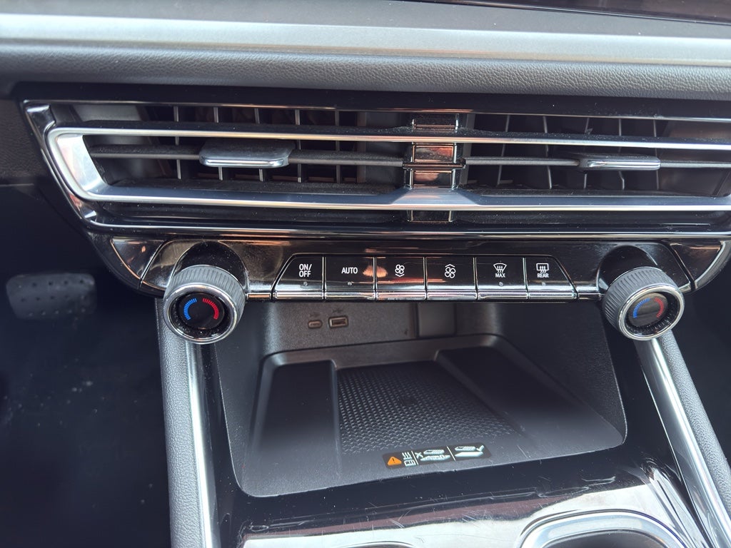 2024 Chevrolet Traverse LT w/2LT