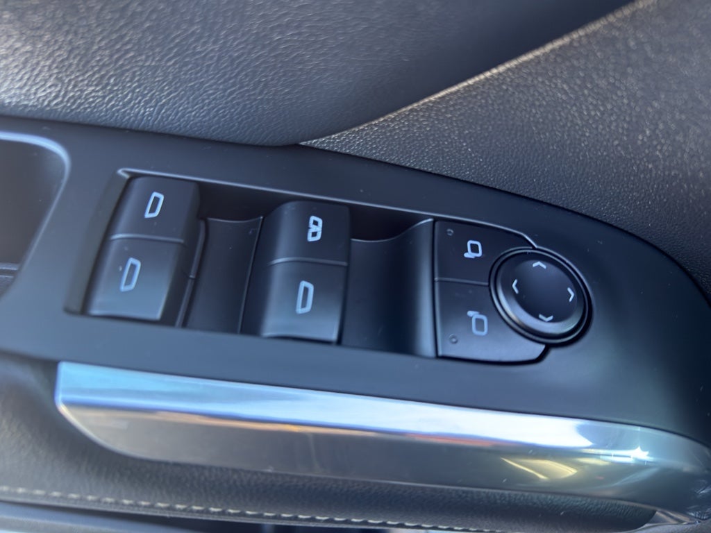 2025 Chevrolet Traverse LT w/2LT