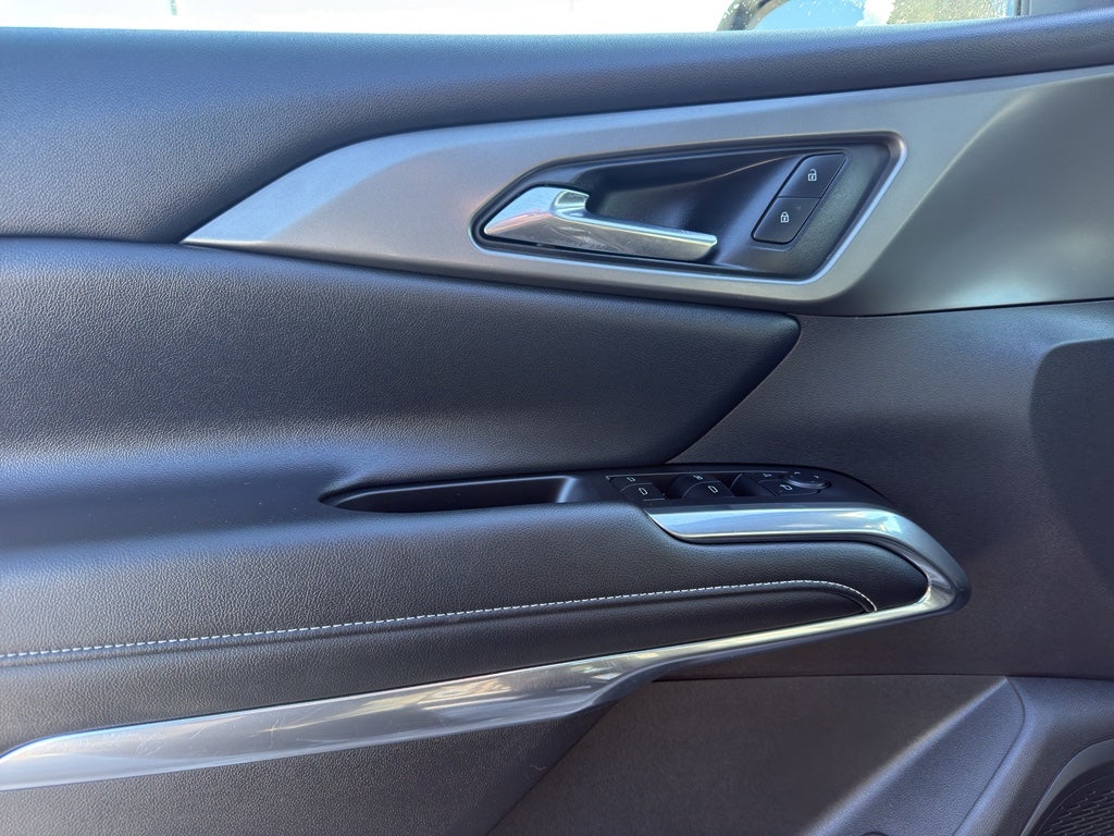 2025 Chevrolet Traverse LT w/2LT