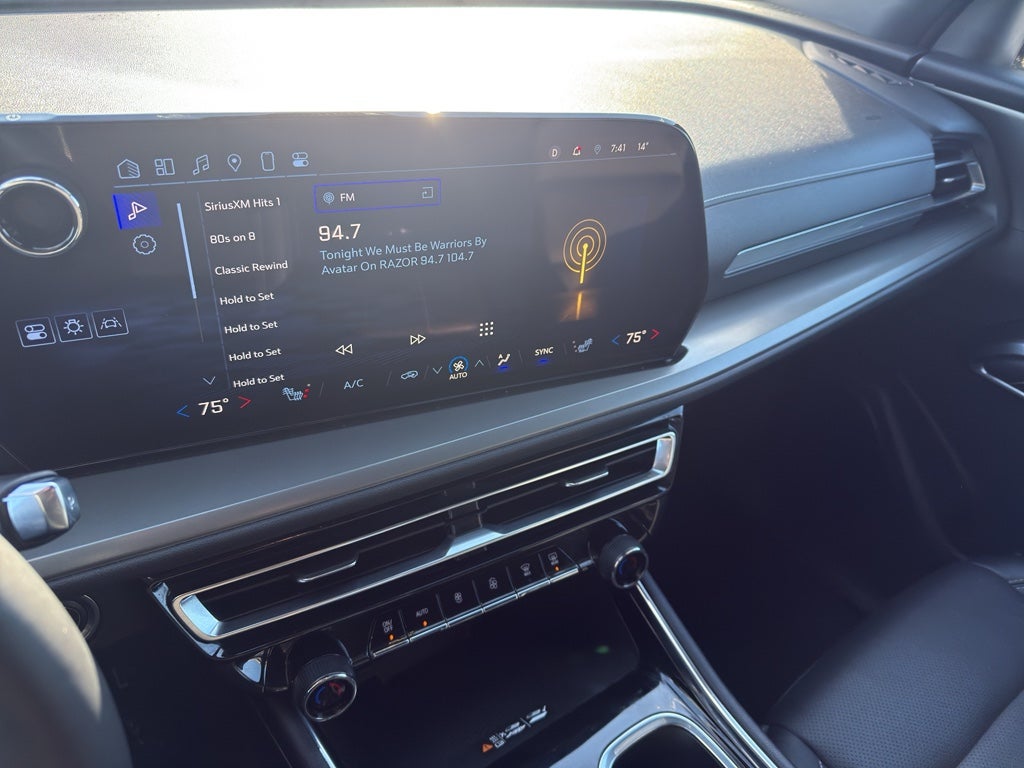 2025 Chevrolet Traverse LT w/2LT