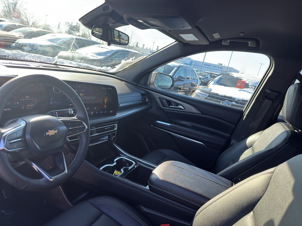 2025 Chevrolet Traverse LT w/2LT