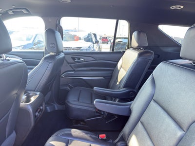 2025 Chevrolet Traverse LT w/2LT