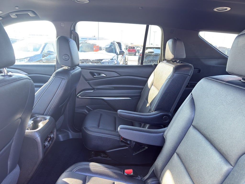 2025 Chevrolet Traverse LT w/2LT