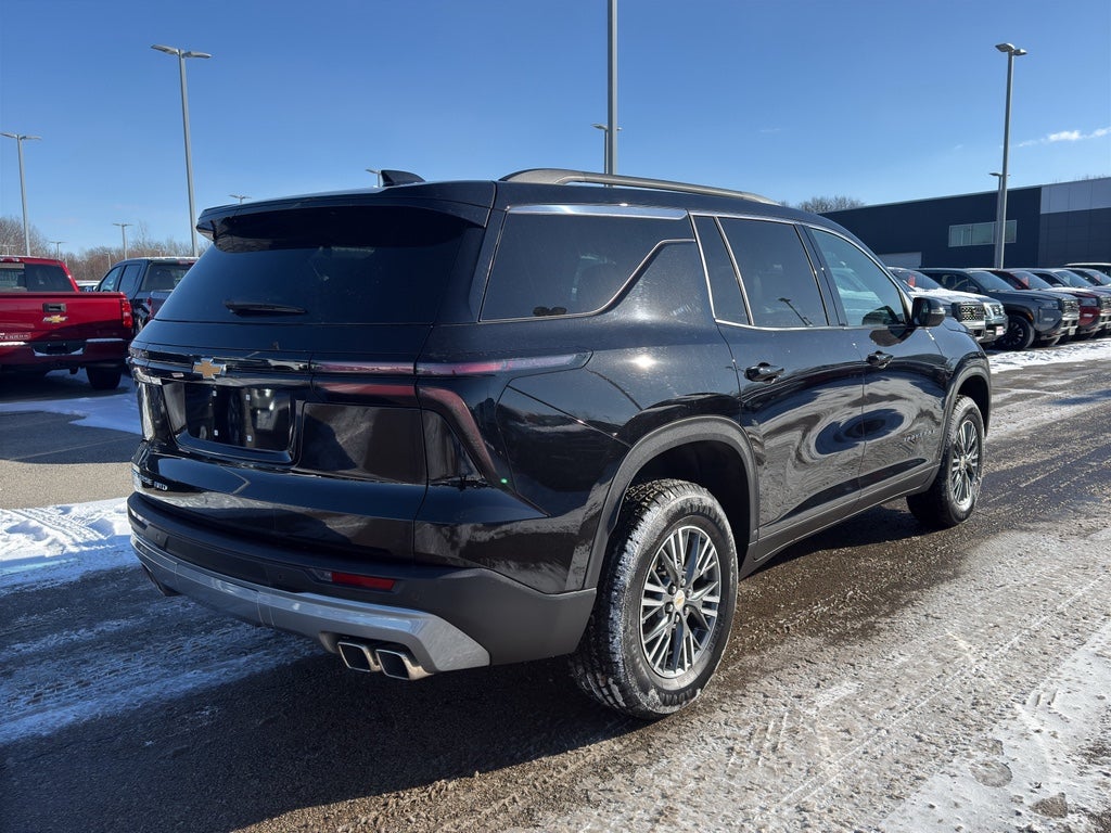 2025 Chevrolet Traverse LT w/2LT