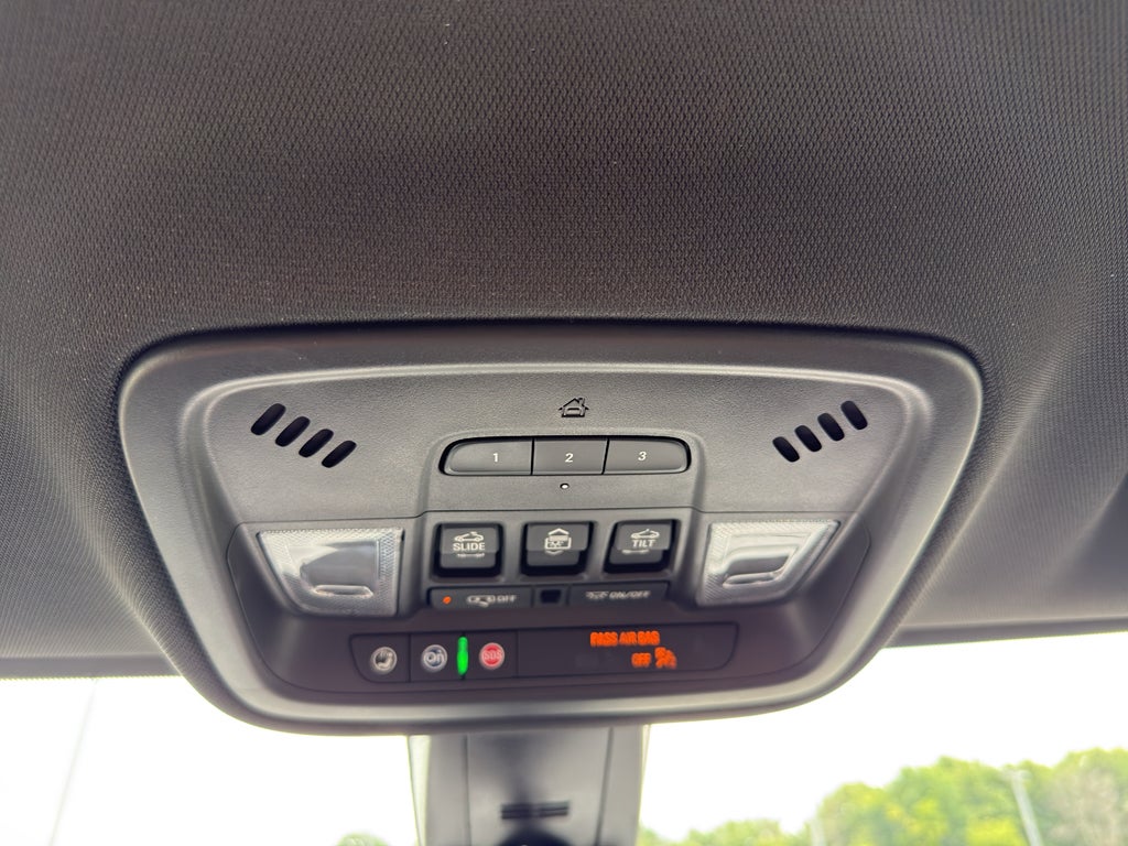 2023 Chevrolet Traverse AWD 2LT
