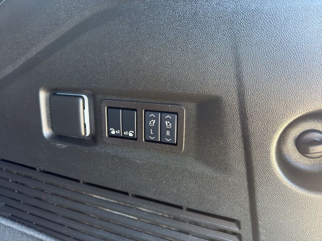 2025 Chevrolet Tahoe 4WD RST